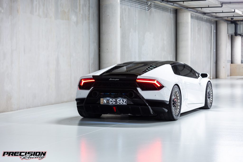 White twin turbo Huracan 4